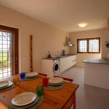 아파트 Neue Mit 2 Zimmern- Veranda Und Pool By Interhome Belvedere Ostrense