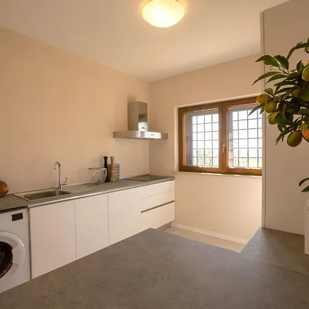 Neue Mit 2 Zimmern- Veranda Und Pool By Interhome *